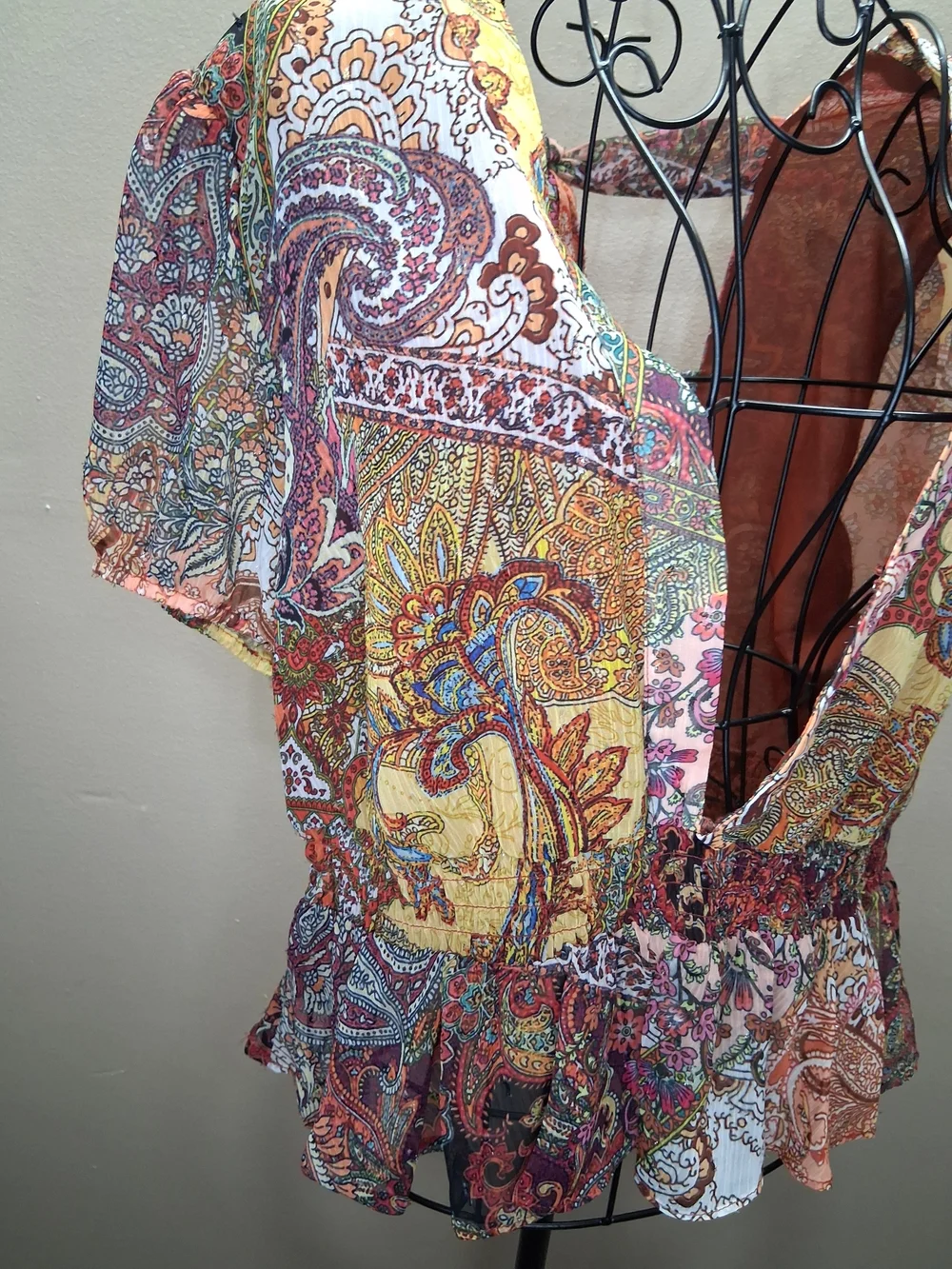 GUESS Eco Paisley Fields Print Peplum Top (Fits Medium/Large)